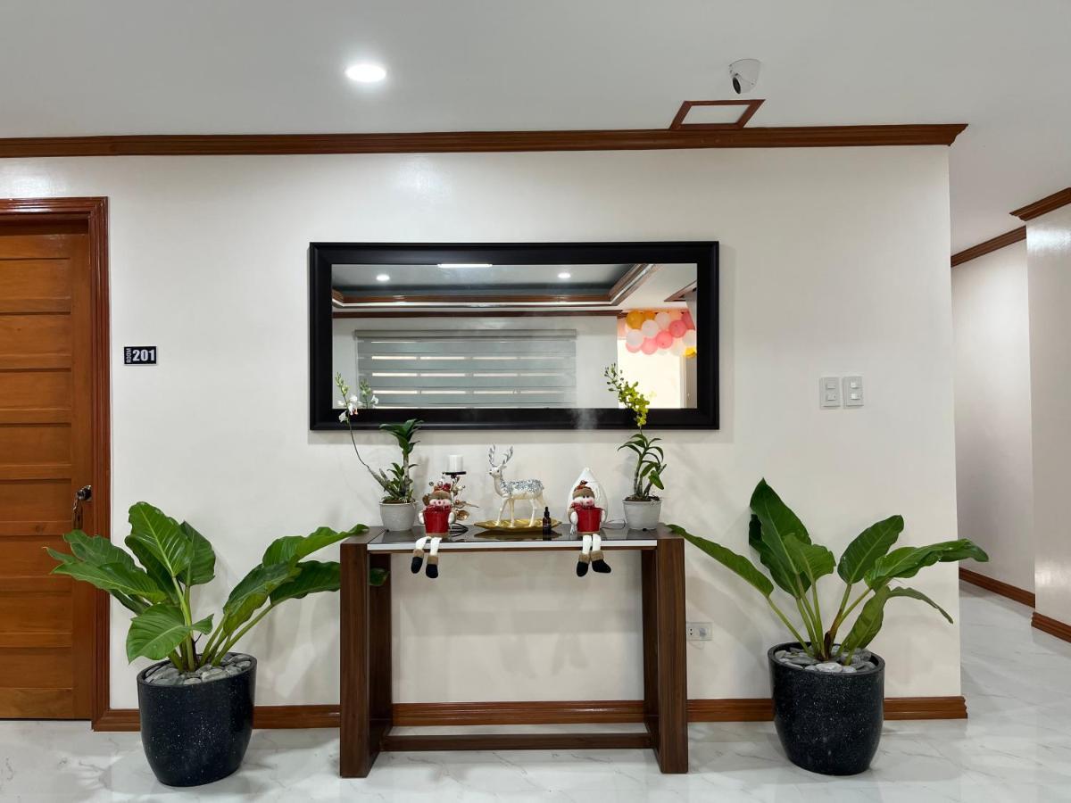 The Legacy Hotel Tayabas Esterno foto