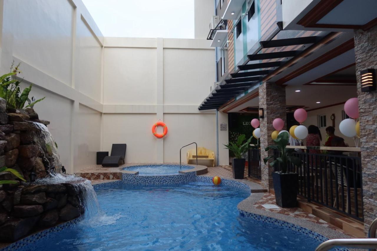 The Legacy Hotel Tayabas Esterno foto